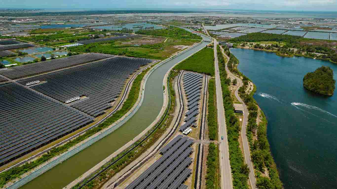 william威廉中文官网能源事业提供智慧能源管理、、、太阳能监控管理、、全方位电厂建置及运维解决方案，，并拥有管理超过6000案场的经验